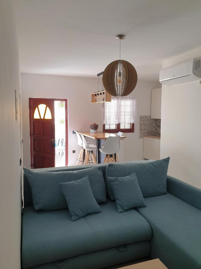 Apartments Gabi Omis Bagian luar foto