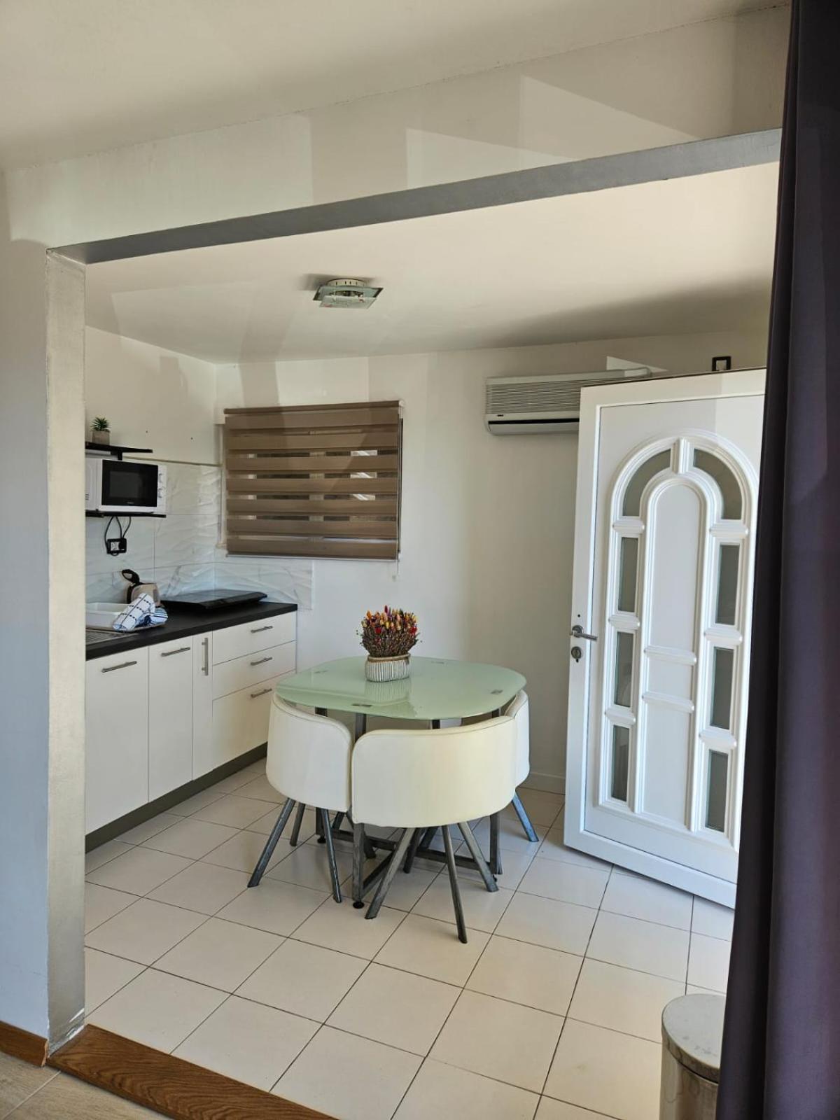 Apartments Gabi Omis Bagian luar foto