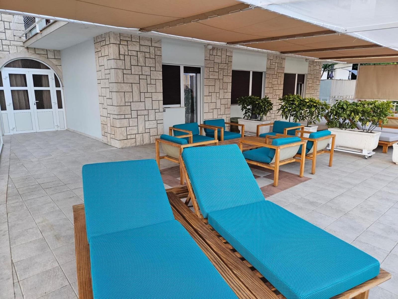 Apartments Gabi Omis Bagian luar foto